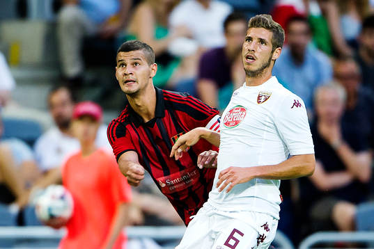 Brommapojkarnas Mauricio Albornoz och Torinos Rubén Peréz