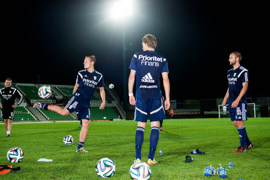 IFK Göteborgs Joel Allansson, Ludwig Augustinsson och Robin Söder tränar på matcharenan dagen innan   kvalet till Europa League mellan Rio Ave och IFK Göteborg den 6 augusti 2014 i Porto.