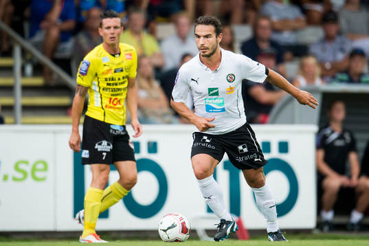 Örebros Nordin Gerzic och Mjällbys Kristian Haynes