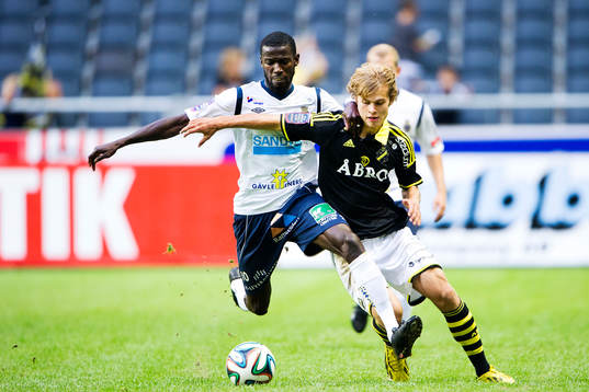 s Sam Lundholm under fotbollsmatchen i Allsvenskan mellan AIK och Gefle den 14 april 2014 i Stockholm. 