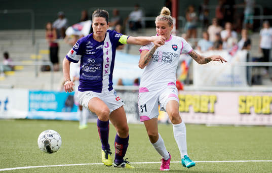Jitex Emily Zurrer och Rosengårds Anja Mittag 