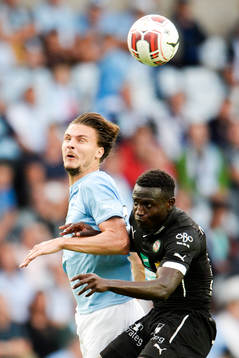 Malmö FFs Erik Johansson och Örebros Alhassan Kamara