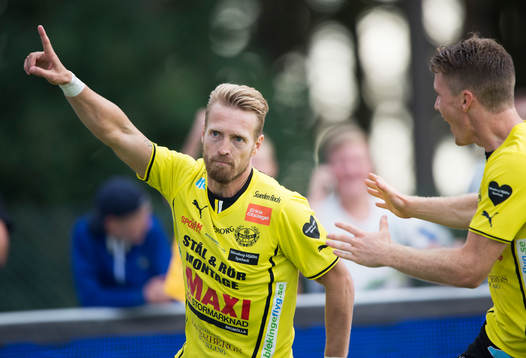 Mjällbys Christian Wilhelmsson har gjort 1-0 i den allsvenska matchen mellan Mjällby och Norrköping i Hällevik 14 augusti 2014.