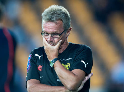 Mjällbys tränare Anders Linderoth i den allsvenska matchen mellan Mjällby och Norrköping i Hällevik 14 augusti 2014.