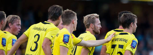 Mjällbys Christian Wilhelmsson har gjort 3-0 och är i centrum i Mjällby i den allsvenska matchen mellan Mjällby och Norrköping i Hällevik 14 augusti 2014.