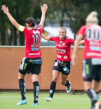  Kristianstads Olivia Welin har gjort 1-0 i matchen i damallsvenskan mellan Kristianstad och Eskilstuna i Kristianstad 16 augusti 2014.