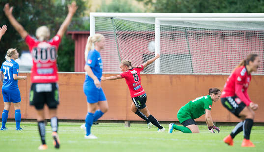  Kristianstads Olivia Welin har gjort 1-0 i matchen i damallsvenskan mellan Kristianstad och Eskilstuna i Kristianstad 16 augusti 2014.