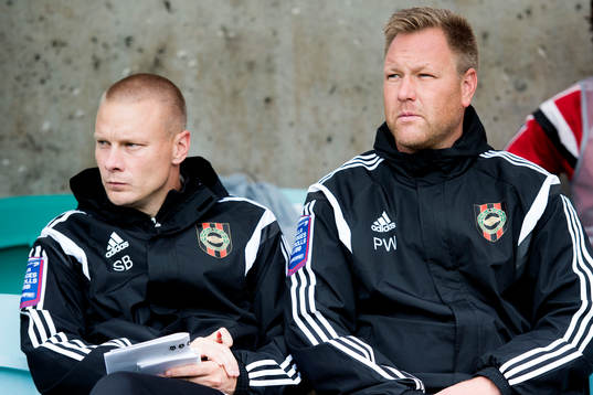 Brommapojkarnas tränare Stefan Billborn och  assisterande tränare Patrick Winqvist 