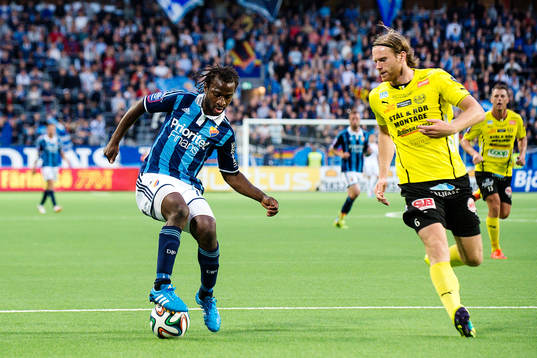 Djurgårdens Amadou Jawo och Mjällbys Gudmann Thorisson