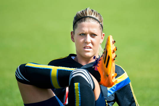 Sveriges Olivia Schough stretchar
