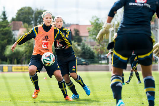 Sveriges Emma Lund i kamp med Sara Thunebro