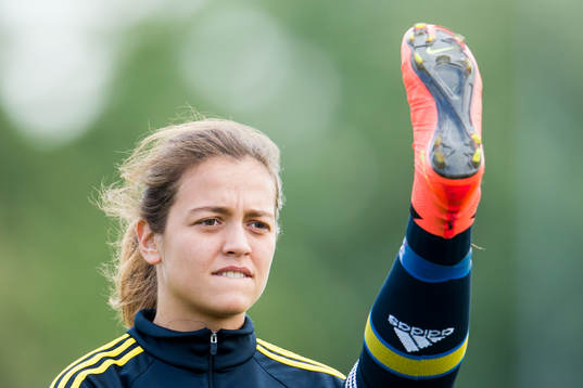 Sveriges Marija Basunic pendlar högt med benet