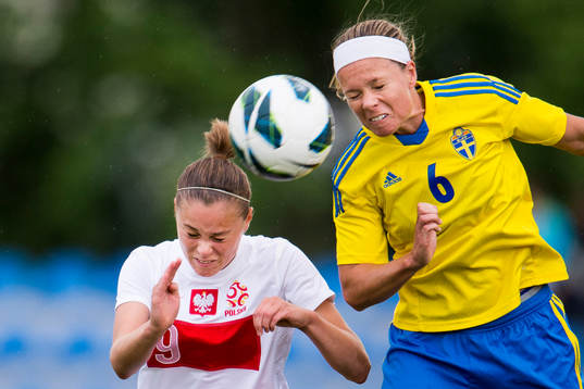 Sveriges Sara Thunebro i nickduell med Polens Ewa Pajor
