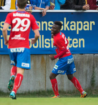 Helsingborgs David Accam har gjort 1-1 i matchen i