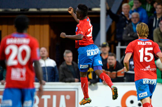 Helsingborgs David Accam jublar