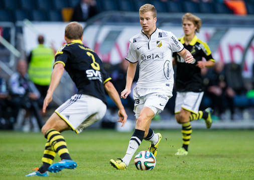 s Per Karlsson under fotbollsmatchen i Allsvenskan mellan AIK och BK Häcken den 24 Augusti 2014 i Stockholm. 
