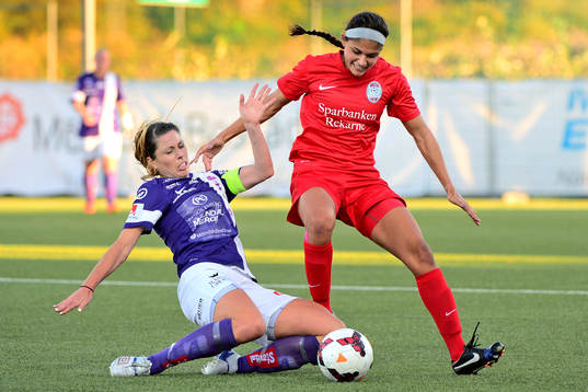 Jitex Robyn Decker och Eskilstunas Louise Quinn