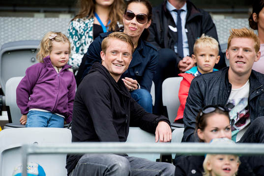 Den före detta IFK Göteborgsspelaren Sam Larsson på läktaren