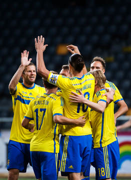 Sveriges Zlatan Ibrahimovic jublar