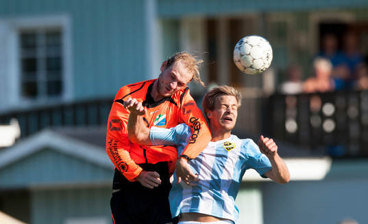 IFK Hässleholms Jesper Eliasson i matchen i division 3 mellan Älmeboda/Linneryd och IFK Hässleholm i Rävemåla 6 september 2014.