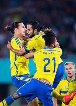 Sveriges Zlatan Ibrahimovic, Erkan Zengin och Jimmy Durmaz