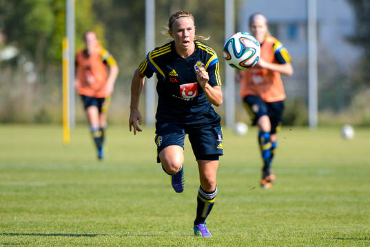 Jessica Samuelsson jagar bollen