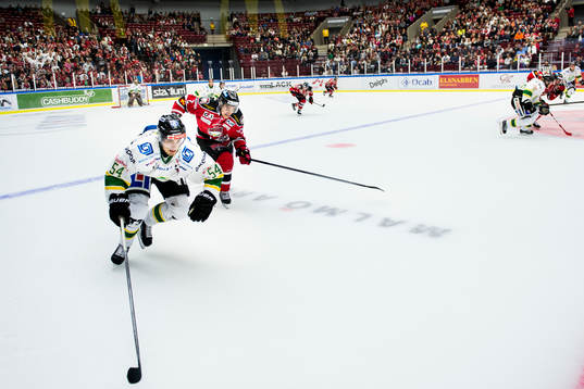 Björklövens Felix Maegaard-Scheel jagas av Malmö