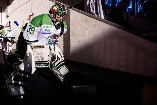 Rögles målvakt Stefan Ridderwall fokuserar