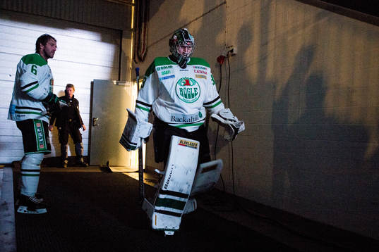 Rögles målvakt Stefan Ridderwall fokuserar