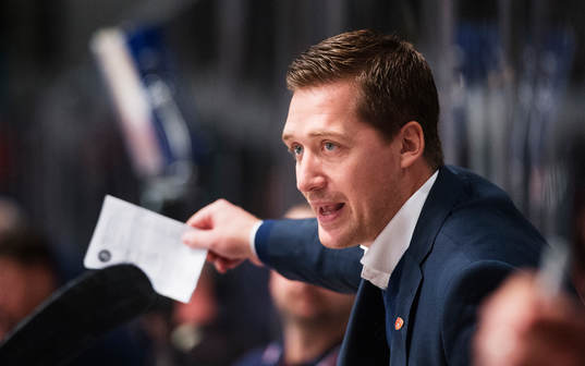 Växjös tränare Sam Hallam