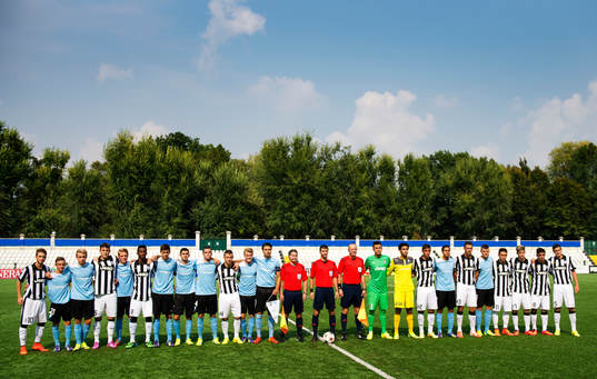 Lagens spelare står uppställda