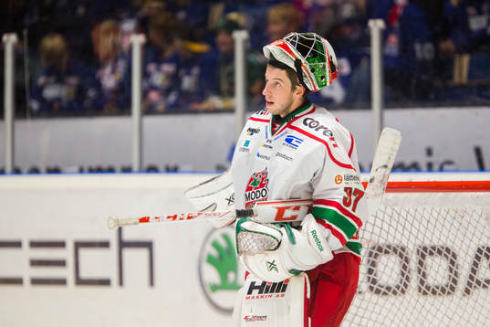 Färjestads Joakim Nygård skadas feer att ha åkt in i