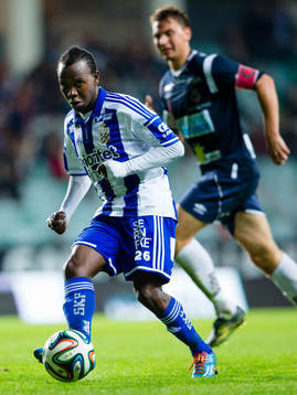 IFK Göteborgs May Mahlangu slår en passning