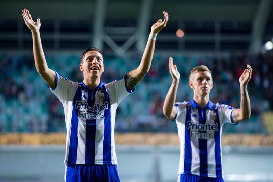IFK Göteborgs Martin Smedberg-Dalence och Sören Rieks tackar publiken