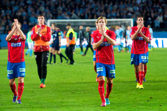 Helsingborgs spelare tackar supportrarna