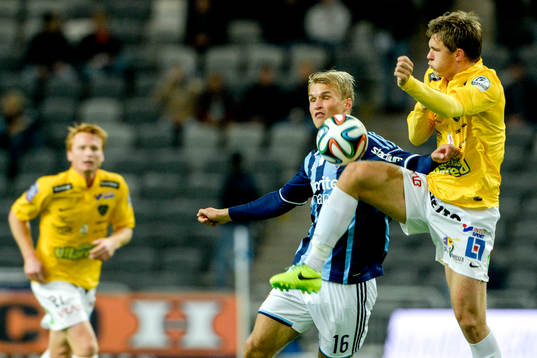 Djurgårdens Sebastian Andersson och Falkenbergs Daniel Johansson