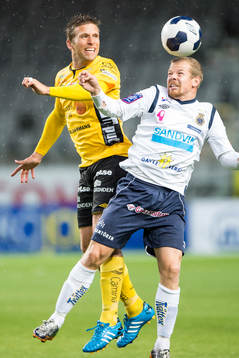 Elfsborgs Anders Svensson och Gefles Jonas Lantto i nickduell