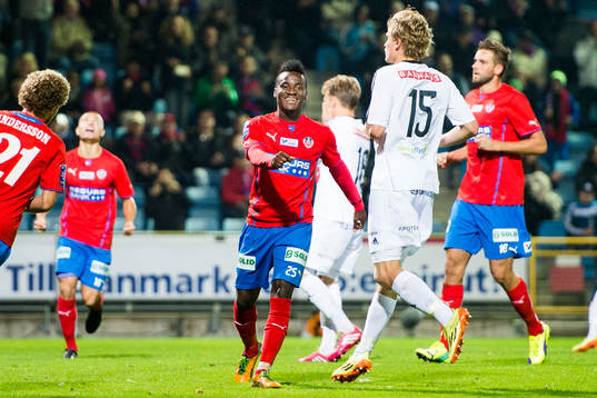 Helsingborgs David Accam jublar