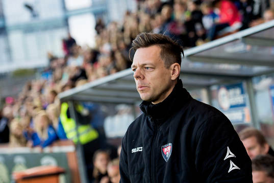 Rosengårds tränare Markus Tilly innan fotbollsmatchen i Damallsvenskan mellan Göteborg och Rosengård den 25 september 2014 i Göteborg.