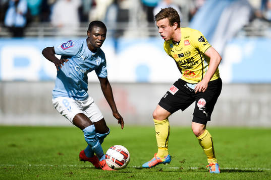 Malmö FFs Enock Kofi Adu och Mjällbys Viktor Nilsson