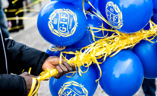 Ballonger med Gif Sundsvall på den 27 september 2014 i Sundsvall.