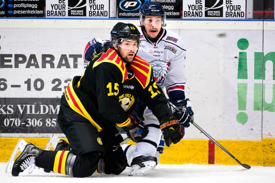 Brynäs Simon Bertilsson och Linköpings Claes Nordén