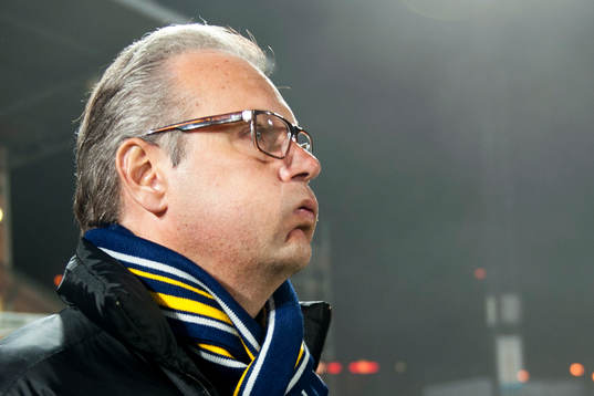 Ängelholms klubbdirektör Paul Myllenberg pustar ut