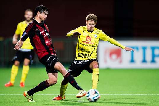 Brommapojkarnas Gabriel Petrovic och Halmstads Johan Blomberg