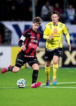 Brommapojkarnas Jesper Karlström och Halmstads Marcus Antonsson