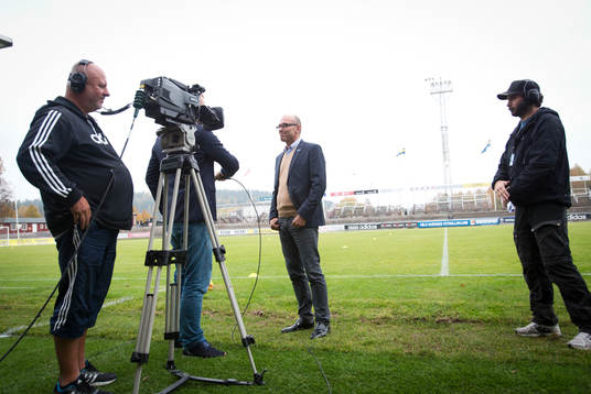 Ljungskiles tränare Tor-Arne Fredheim innan matchen mellan Degerfors och Ljungskile i Superettan den 4 oktober 2014 i Degerfors.