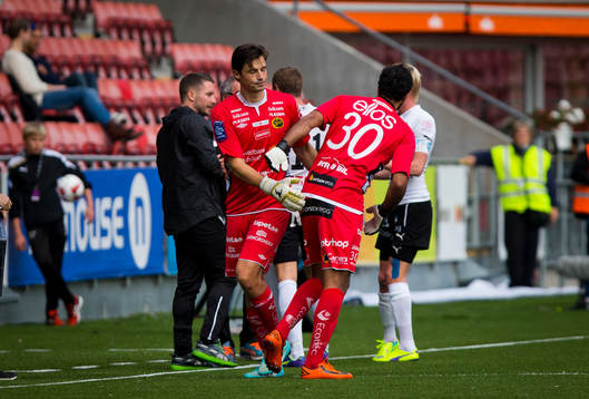 Elfsborgs målvakt Kevin Stuhr Ellegaard blir utbytt mot målvakt Abbas Hassan