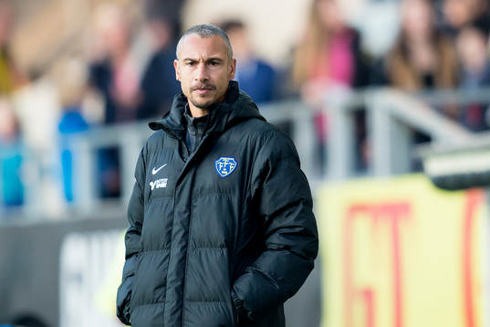 Falkenbergs tränare Henrik Larsson