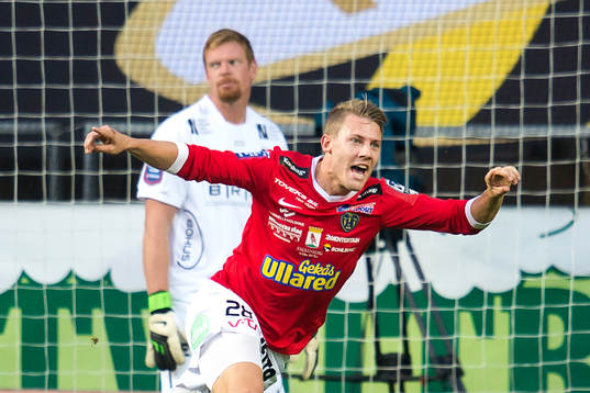 Falkenbergs Patrik Ingelsten jublar