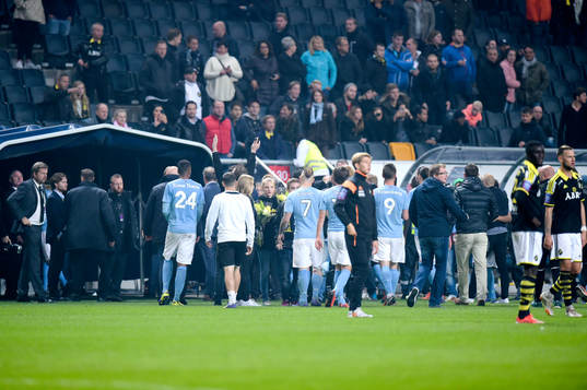 Malmö FFs spelare lämnar planen
